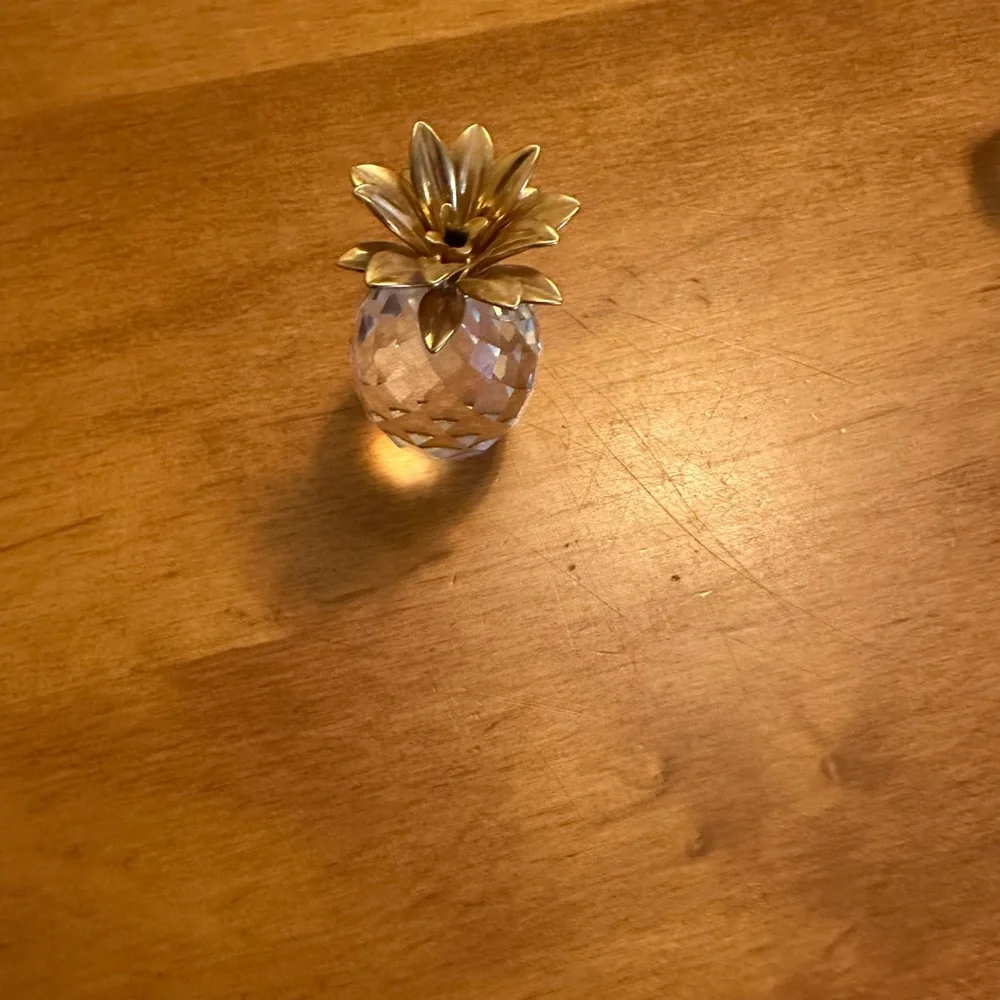 Swarovski Vintage Retired Pineapple with smooth leaves - Picture 1 of 4